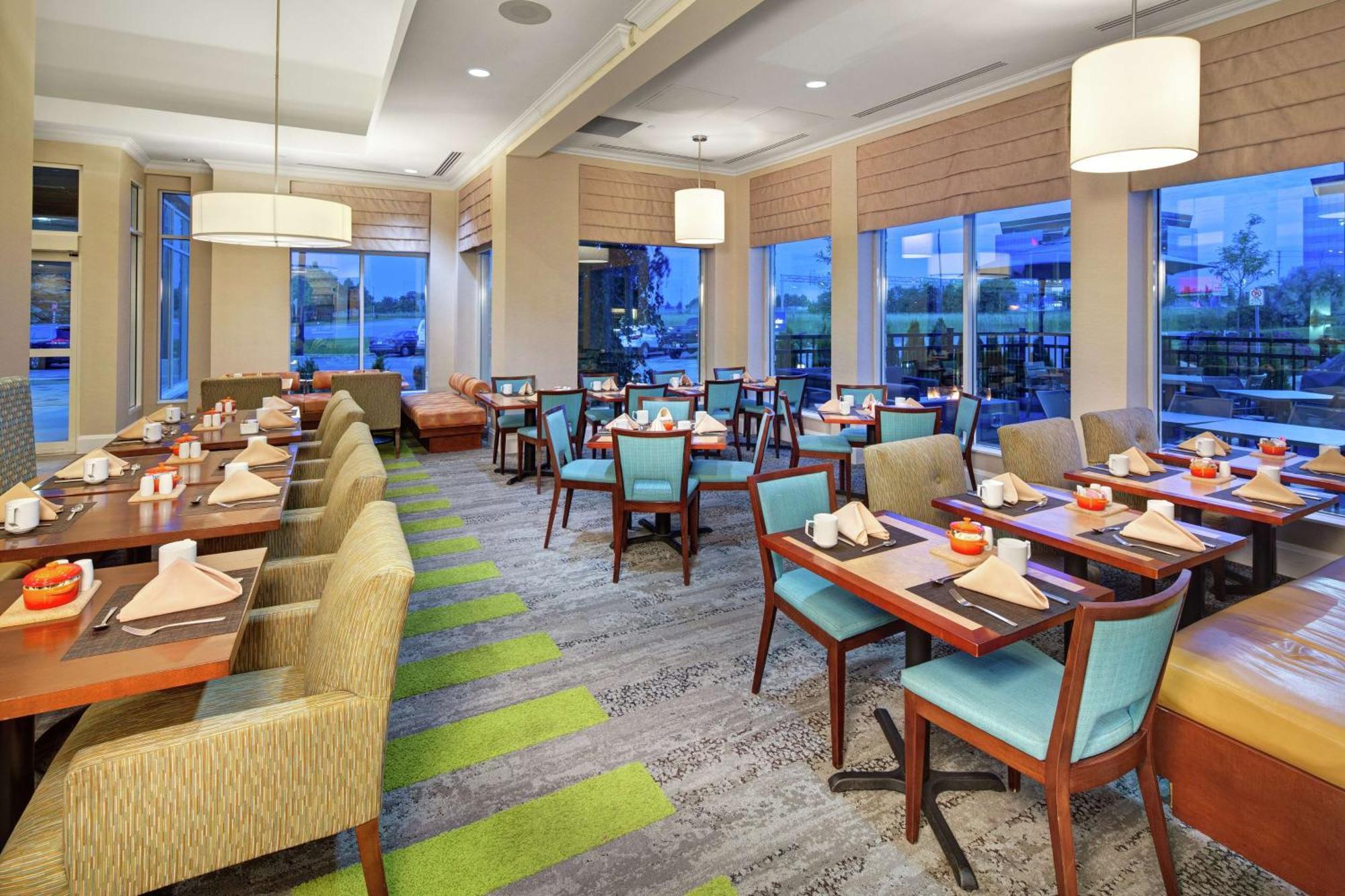 Hilton Garden Inn Toronto-Oakville Exterior photo
