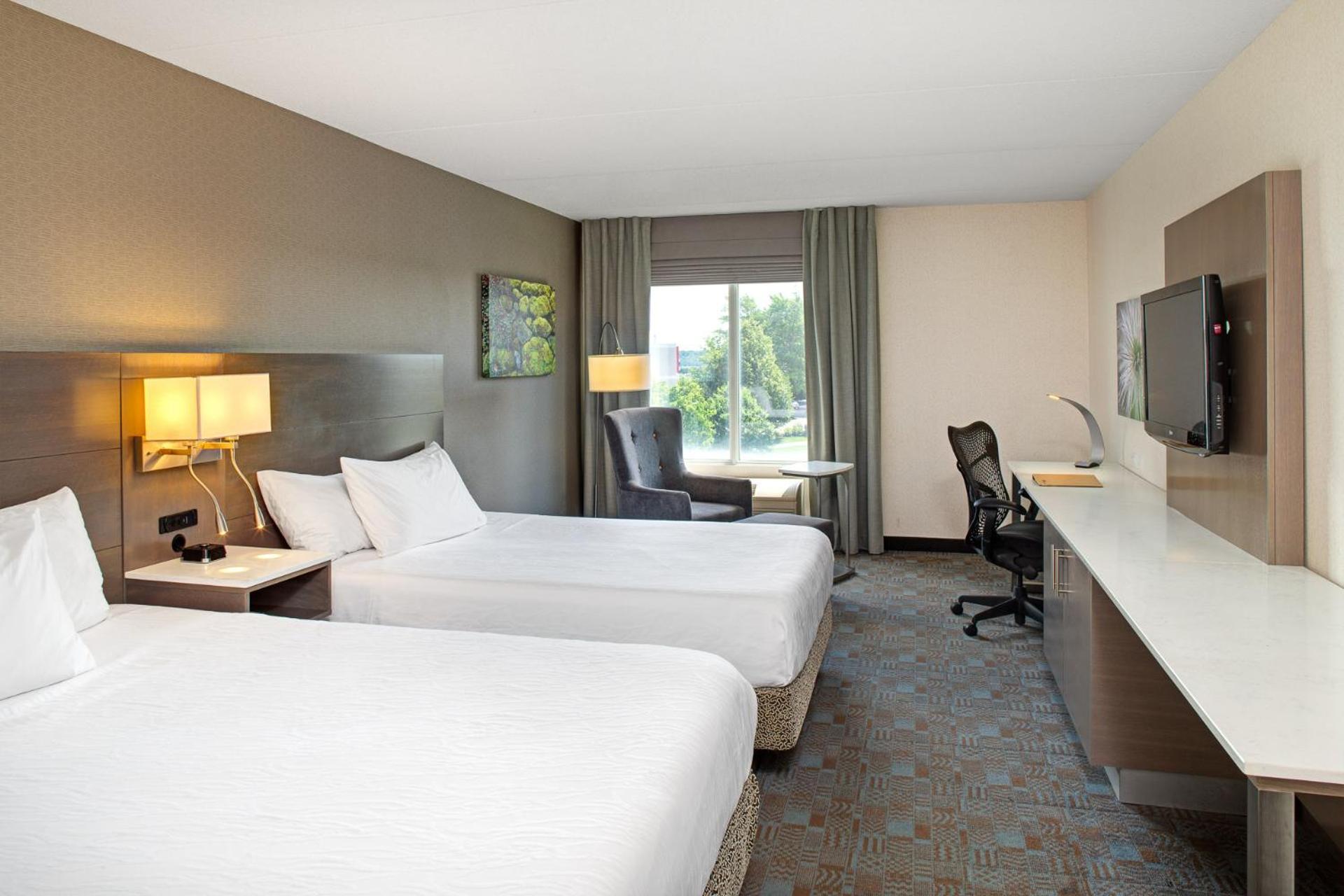 Hilton Garden Inn Toronto-Oakville Exterior photo