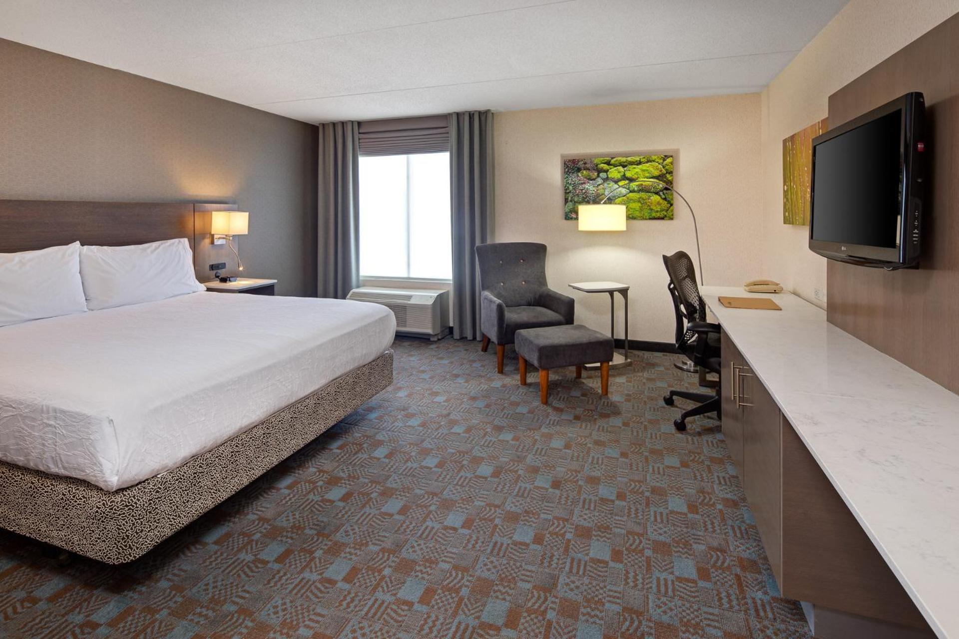 Hilton Garden Inn Toronto-Oakville Exterior photo