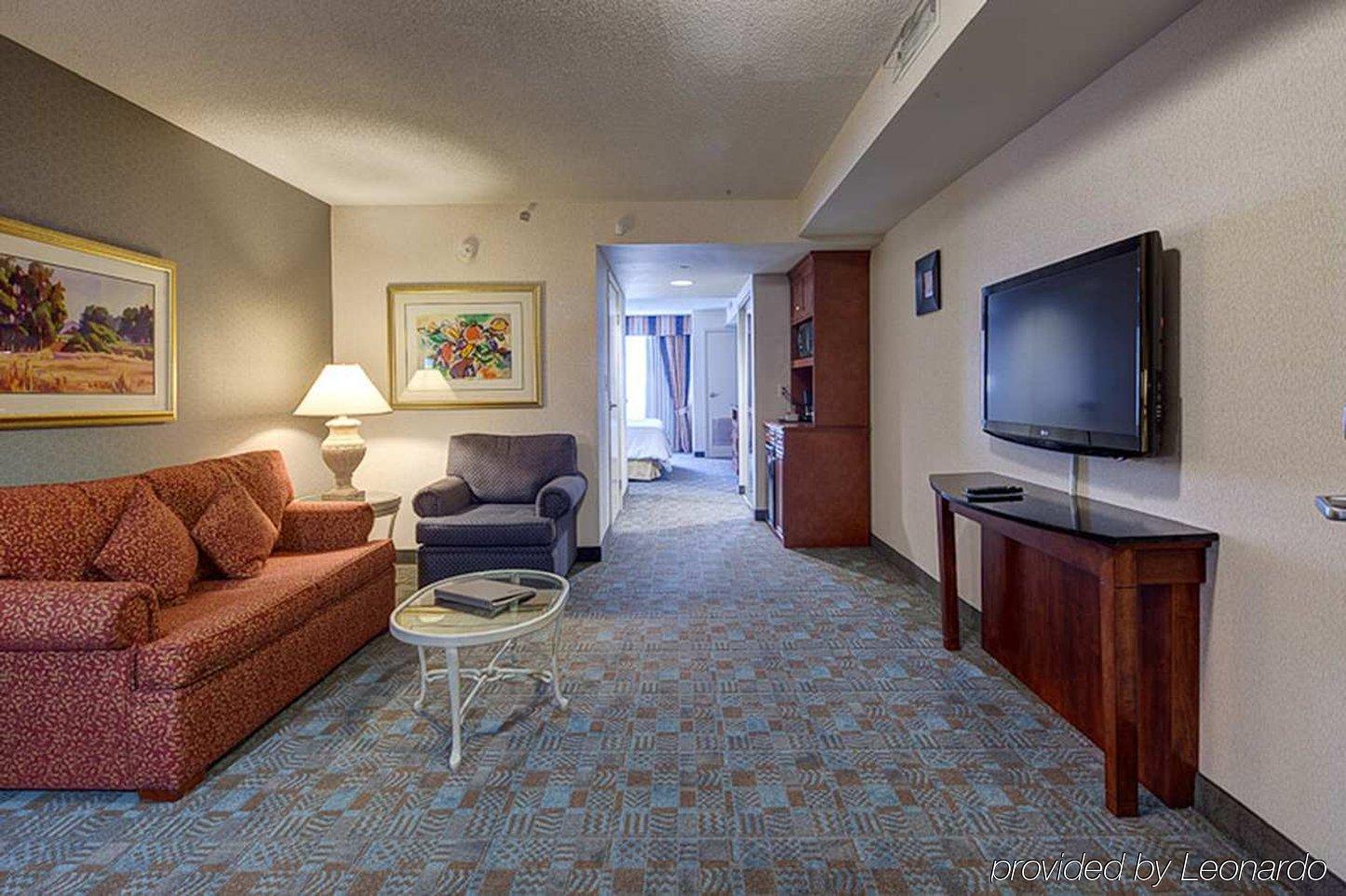 Hilton Garden Inn Toronto-Oakville Exterior photo