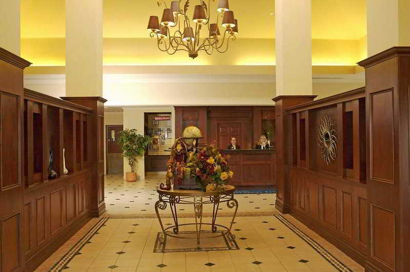 Hilton Garden Inn Toronto-Oakville Exterior photo