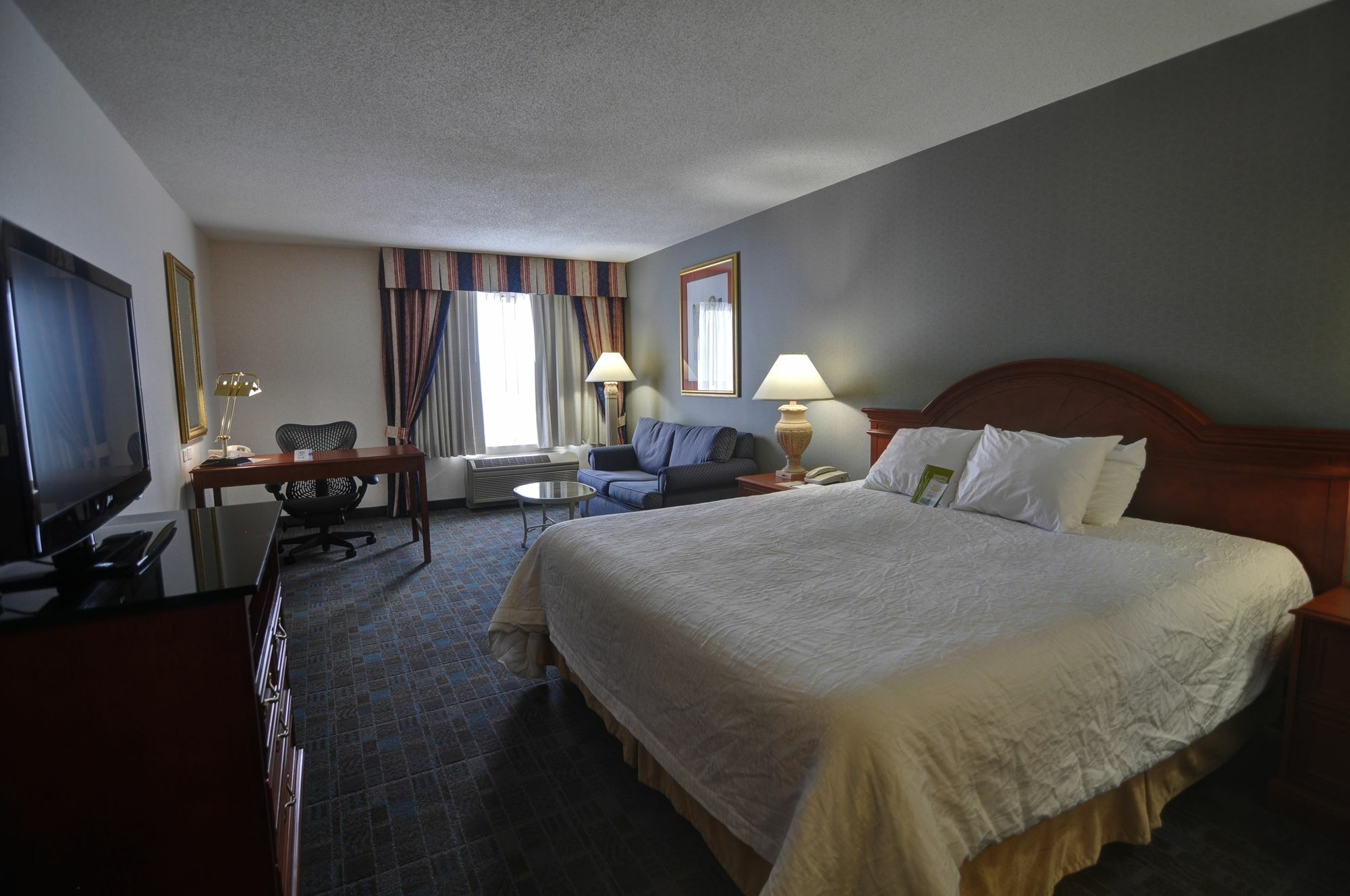 Hilton Garden Inn Toronto-Oakville Exterior photo